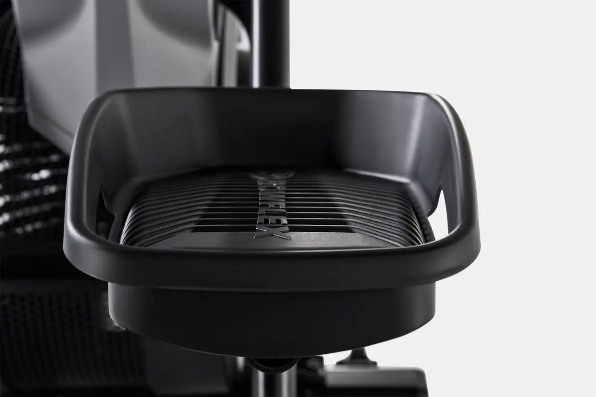 BowFlex M6 加大防滑踏板細節